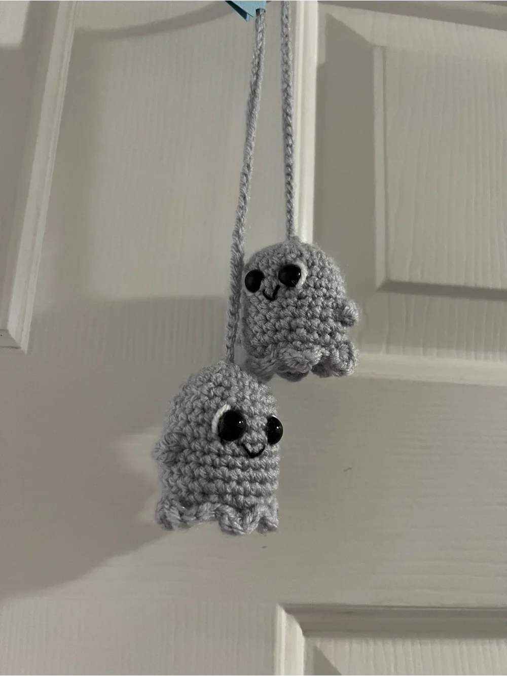 Crocheted Ghost Rearview Mirror Hanger 👻 - Picture 4 of 5